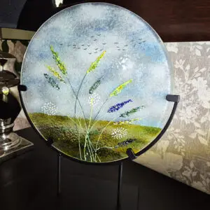 Łąka - szklany obraz fusing, ozdoba stojąca, śr. 30 cm., wys. całkowita 40 cm