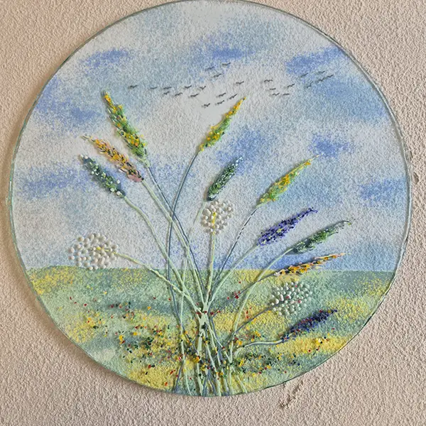 Łąka - szklany obraz fusing, ozdoba stojąca, śr. 30 cm., wys. całkowita 40 cm - obrazek 2