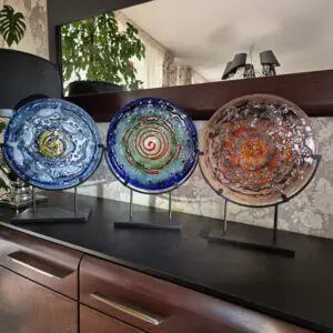 Fusing z inkluzjami - ozdoba stojąca, śr. 30 cm., wys. całkowita 40 cm.